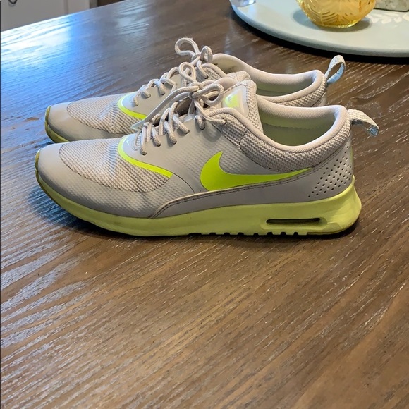 active nike air max thea